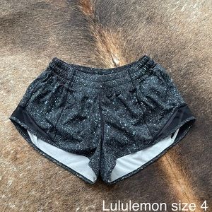 Lululemon Hotty Hot Short